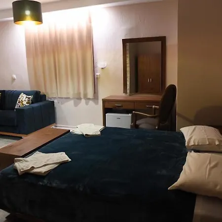 Alexandros بيت ضيافة 3*