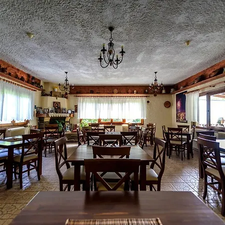 Alexandros بيت ضيافة